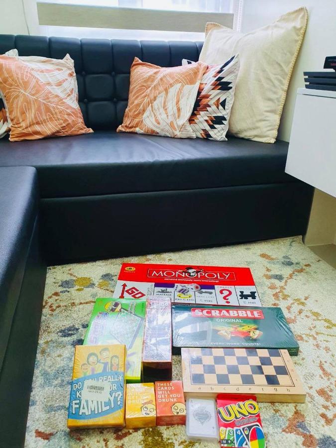 2 Bedroom Condo Vine Residences Quezon City With Pool Wifi Karaoke Board Games Netflix Luaran gambar